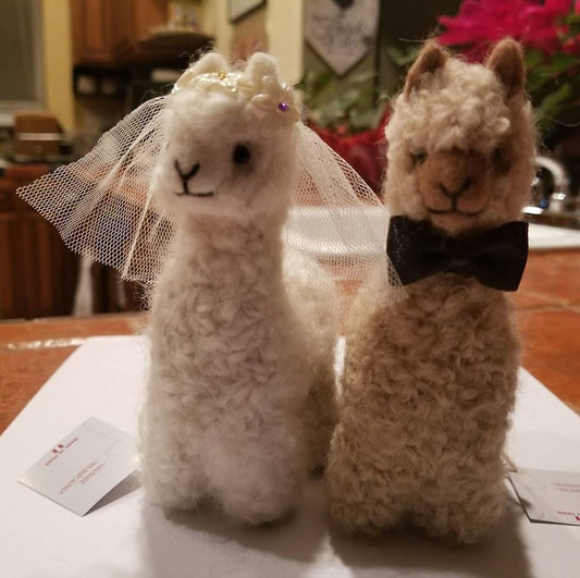 Bride and Groom | Alpacadorable Hand Made | Alpaca Ornaments Set
